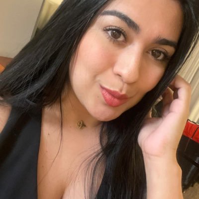 YesseniaCAA's profile picture. Y Tejió delicadamente mis nervios, y balanceó   mis hormonas; compuso mi sangre y me inyectó con ella para que irrigara todo mi cuerpo;y naciera mi instinto.