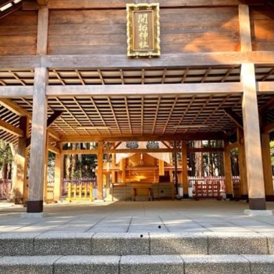 6husJ's profile picture. 