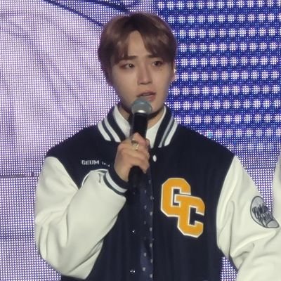 meaning_170828's profile picture. 💜🖤꼭 닮은 너의 미소🖤💜
17.10.22~