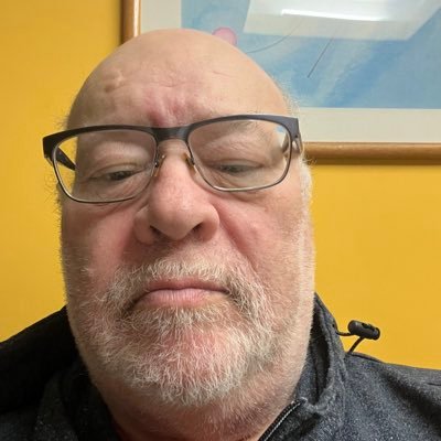 Benidorin's profile picture. פנסיונר כותב כדי לשחרר קיטור ולא לאסוף לייקים.חושש שלא מחבב שמאול בגלל התנהגותם. מכוחות האופל! תזהרו ממני!