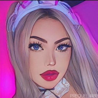 floppy @Twitch streamer 💜 wannabe cosplayer 🌸 artist who never posts art 🍓 18+ acc - @bunniibbg