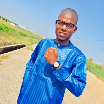 001Poetaster's profile picture. A linguist📚||Writer📝||Poet✍️||Unionist✊|| FUDMA student||senator@students'union✊