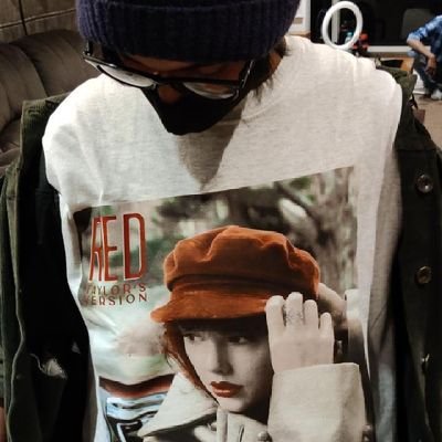 SusmitaSil11's profile picture. It's me,Hi! I'm the problem.
Swiftie.
SELENOPHILE.
CatPerson.
Visual Artist 
https://t.co/3mTwJolTuD