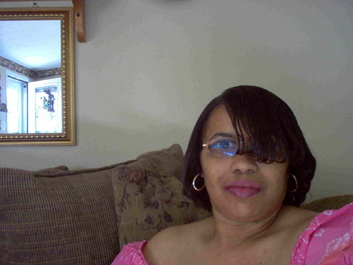 Wife, sister, aunt ,Love life,love living, love smiling & love having a peaceful life.
