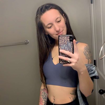 22🤪 Piercings and tattoos😌 Add my snap teaxoxo_22❤️‍🔥. https://t.co/uSoaPOwukT