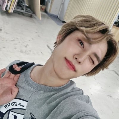 bjcthinks's profile picture. 💭 #제이콥 on the brain 25/8 🍐