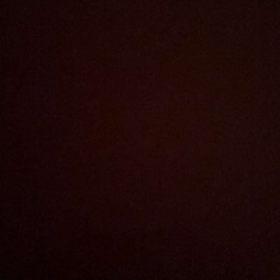 يسكنني رجلٌ كبيرٌ في السن ''''' يسقيني كثيراً من حكمته '''' لذا لا يروقني كثيرٌ من جيلي ( بكالوريوس لغة عربية )