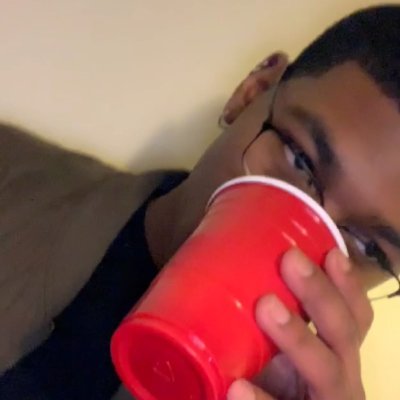 _mikko19's profile picture. ( う-´)づ︻╦̵̵̿╤── \(˚☐˚”)/ retired laker fan, in an abusive relationship with the raiders 🫩