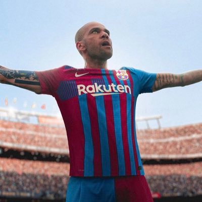 valentinro1012's profile picture. 