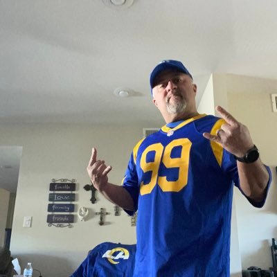 First NFL game I ever saw was Super Bowl XIV on tv with my dad. Rams loss to Steelers hurt dad so much. Rams fan ever since. Never stopped. Now they are home.