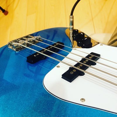 いまだにマスクを外せないお仕事&Electric Bass Player &Real estate. 醸造酒より蒸留酒。japan.