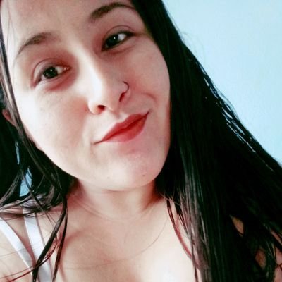 Ella es el tipo de Reyna que sabe que su corona no está en su cabeza, sí no en su alma.❤️💫