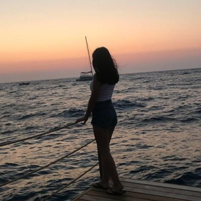 Zehraacaglayan's profile picture. Eğer beni uzaklaştırırsan, bıraktığın yerde bulamazsın. 💋