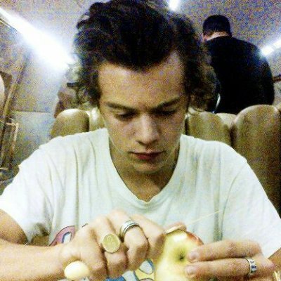 N3VERBEME's profile picture. i wanna be defined by the things that i love