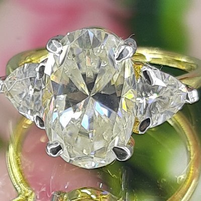 MOSSONITE_HUB
   
    WELCOME  TO MOSSONITE _HUB AND ALL TYPES OF JEWELRY COSTUME DESIGN ODER GIVING
    ALL TYPES DIAMOND , MOISSANITE, AQUAMARINE  , GARNET, M