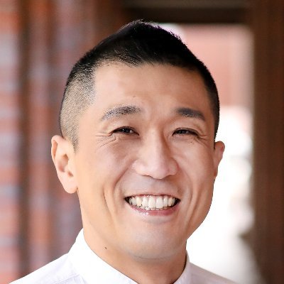 立教大学経営学部教授。企業・組織における人材開発・組織開発を研究している。博士(人間科学)。経営学習研究所 理事、NPO法人カタリバ理事など。