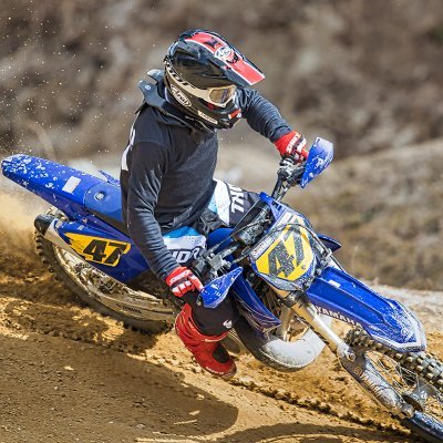 YZ250NTRとYZ250ラムソン号に乗る薄毛ヒゲジジー。長州泥沼団、団長。