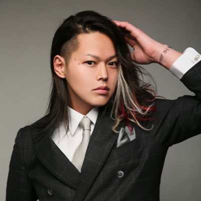 nanaminana_gd's profile picture. 海と酒と女性が大好きです💙 海賊と呼ばれるまでホスト辞めません✨ちなみに略奪はします。