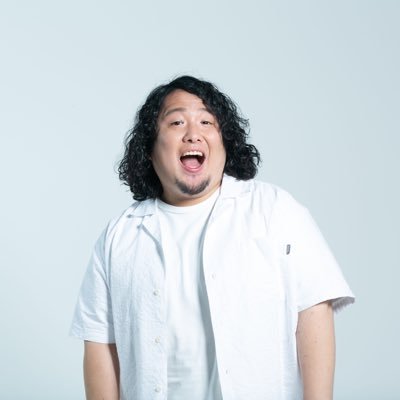 現在、「Les Misérables」 6月16日(月) の大千穐楽まで出演。 ミュージカル「えんとつ町のプペル」アントニオ役にて出演予定。