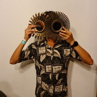 ajenjos's profile picture. 🌍👽🐵♥️🃏🌓🌮🍺😎🇲🇽
Remando contra corriente.