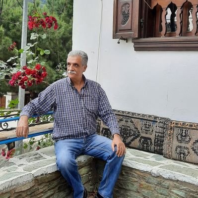 ALEVİ+DE(R)SİM+ZAZA+LAİK...
Türk değil- Kürt değil-Müslüman değil- Milliyetçi değil...🎶🎵🎶