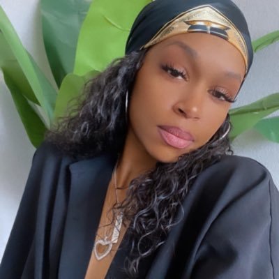 x_iM_Differentt's profile picture. motivatHER. entreprenHER. HER.📸 Instagram : _jayymonrosee