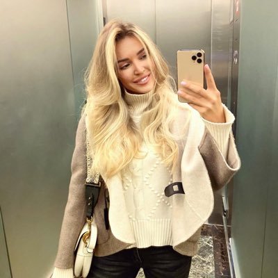 Susan15536335's profile picture. 