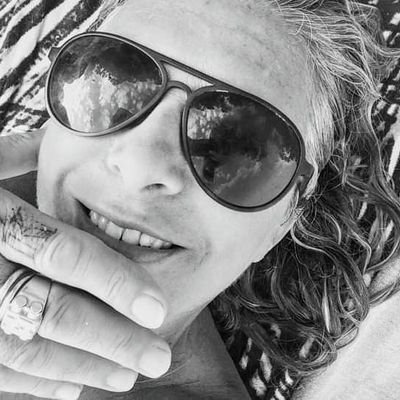 pascakoko's profile picture. Positive