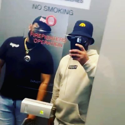 bananaheadrule's profile picture. Light died so Kira could live on