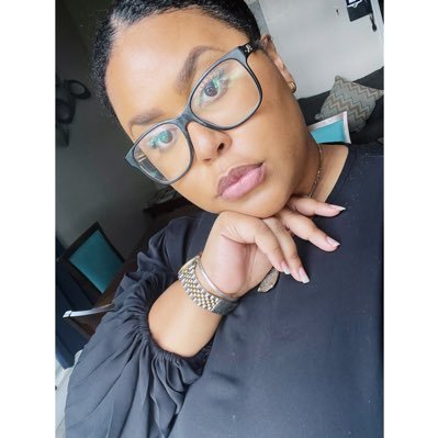 sydneymrolle's profile picture. 