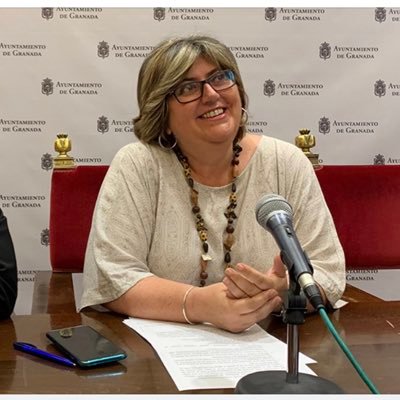 Granadina militante. Soy Socialista por tanto Feminista. Concejala del PSOE del Ayuntamiento de Granada. Secretaria de Organización del PSOE de Granada