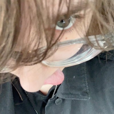 i'm rarely active anymore but hello!! :D