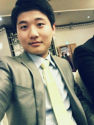 안녕하세요..저는 27살이구요..긍정적인 성격을 가지고있습니다..남녀노소 구분없이 팔로우 신청해주시면 바로 승락할테니 많이 신청해주세요!