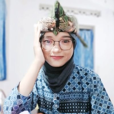 rhenyyle's profile picture. nyuwun sewu🧕