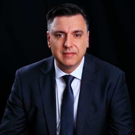 Adv Pós Grad Dir Agrário
⚖️ Comissão Nac de Dir do Trab da Associação Brasileira de Advogados
📚 Conselheiro OAB Cruz Alta
🗂 Diretor ABA Passo Fundo, RS 🇪🇪