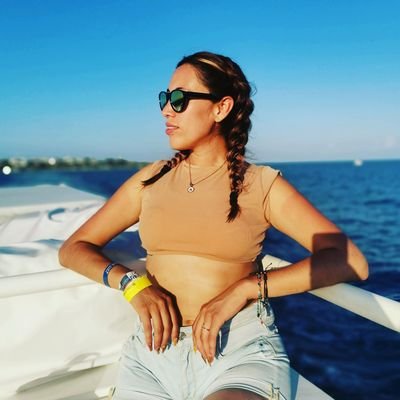 ParaTiSoyAide's profile picture. Fb: Aide Herrera 
Snap: Aide_hp