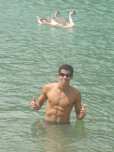 Estudante de Ed. Física.
Jogador de Futsal.
Da terra das águas belas, Maceió - AL.