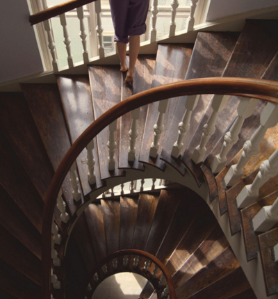 jiji_lee's profile picture. novels. flowers. saturday brunch. summer nights. yoga. writing. radio. grey clouds. true love. happy endings.