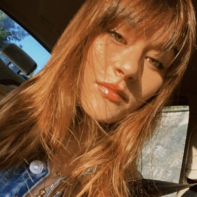 yvonnejanarizz's profile picture. Garena eta izan nahi dugunaren arteko amildegian gara nor.