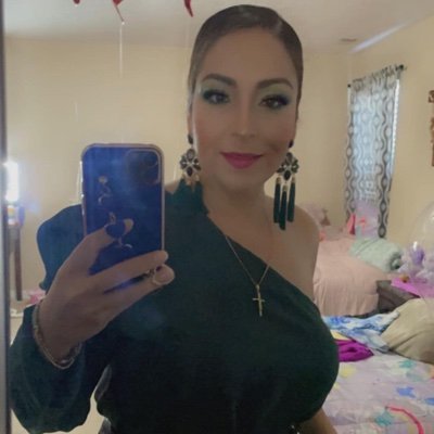 zavalayarel14's profile picture. 