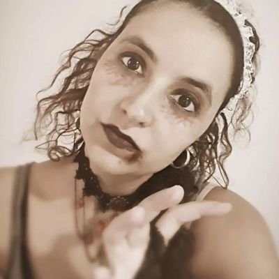 Holaaa me llamo Adriana soy de España
Tengo un canal de CRÍMENES REALES E INVESTIGACIÓN (Espectro Criminal Youtube). Te encantará ☠