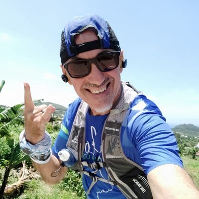Amoureux de l'ile de la réunion, ultra trailer finisher du grand raid entre autres, marié avec la réunion dans tous les sens du terme @fcnantes #team974 #acdc