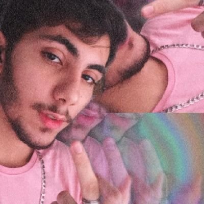 cherodecuscuz's profile picture. a cabeça é grande pq os pensamento é muito