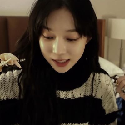 aezzeupa's profile picture. 