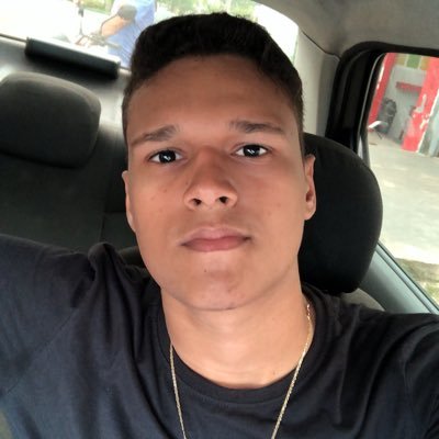 Dando sempre graças por tudo ao nosso Deus e Pai, em nome de nosso Senhor Jesus Cristo; Éfesios 5:20