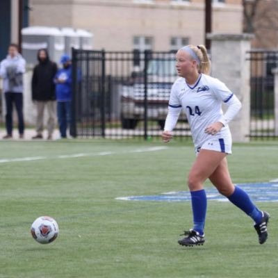 MaddyPertle11's profile picture. CUW soccer⚽️