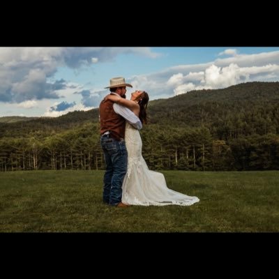 brcm97's profile picture. mama • wife •