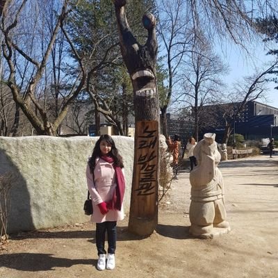 rarewhiskim's profile picture. Just a geek🤓