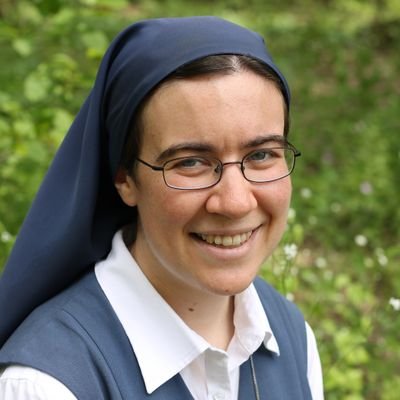 Vocation director for the Daughters of St. Paul. In love with Jesus, privileged to walk with those in discernment.
Our book! https://t.co/TcdsJNWkfn