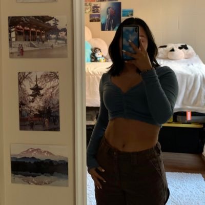 jessenia_abrigo's profile picture. i may be short but i ain’t short of ideas